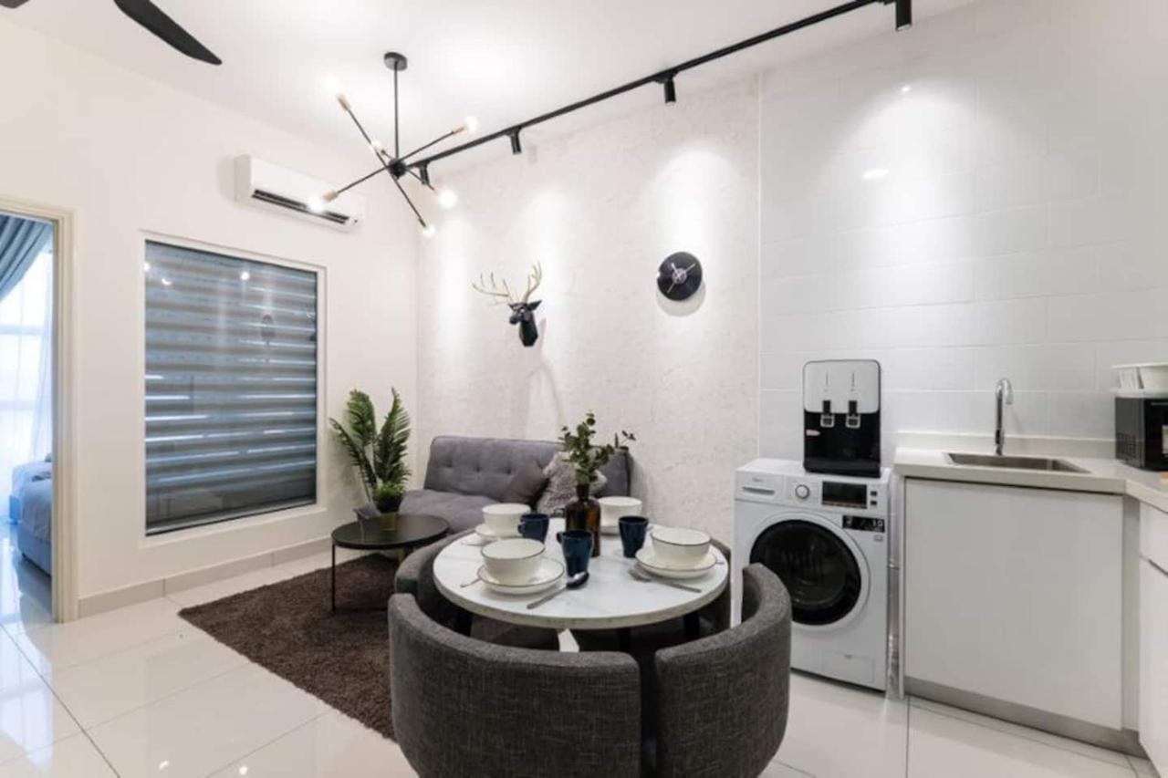 Arte Mont Kiara 3Pax Jacuzzi Pool Gym Near Mitec Matrade Apartment Kuala Lumpur Exterior photo